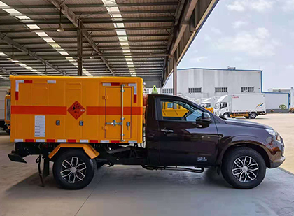 札达爆破器材运输车