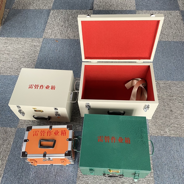 札达爆破工程作业箱如何选择？玻璃钢与传统材质的全面对比